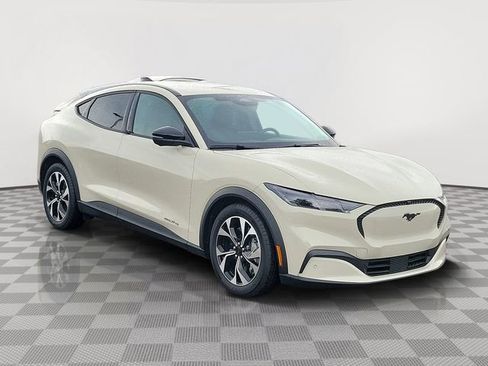Certified 2025 Ford Mustang Mach-E Select w/ Comfort Package Lite AWD/4WD image 7