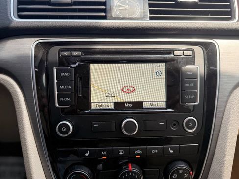 Used 2014 Volkswagen Passat TDI SE image 37