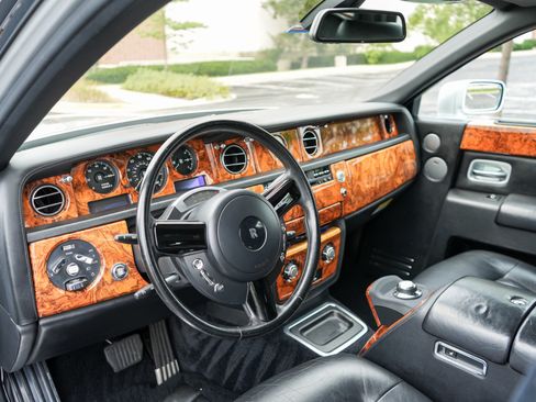 Used 2005 Rolls-Royce Phantom Sedan RWD image 12