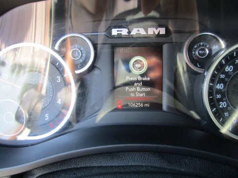 Used 2023 RAM 2500 Big Horn w/ Level 1 Equipment Group AWD/4WD image 10