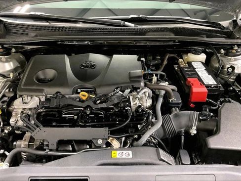 Used 2022 Toyota Camry LE image 10