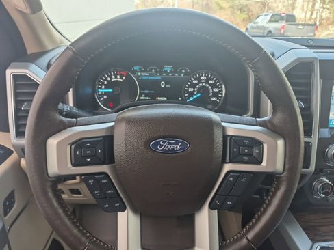 Certified 2018 Ford F150 Lariat w/ Equipment Group 502A Luxury image 17