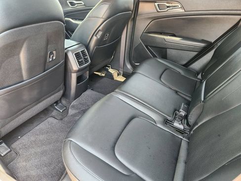 Certified 2025 Kia Sportage EX FWD image 29