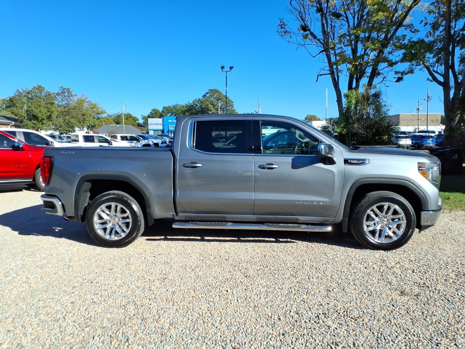 Used 2020 GMC Sierra 1500 SLE w/ SLE Value Package AWD/4WD image 10