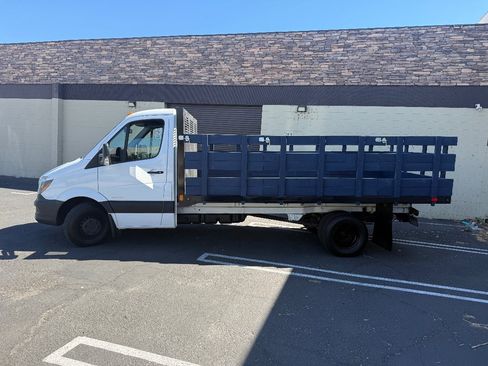 Used 2014 Freightliner Sprinter 3500 w/ Front Bench Seat Package RWD image 4