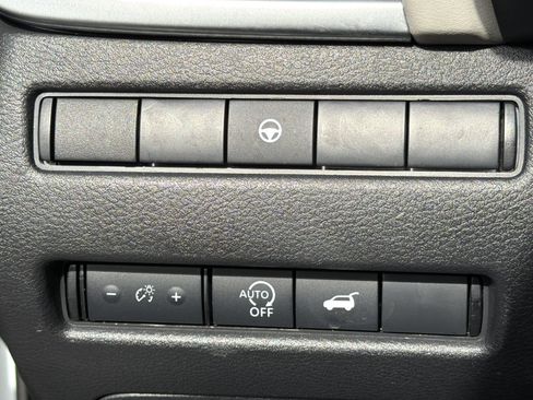 Used 2024 Nissan Rogue SL w/ SL Premium Package FWD image 12