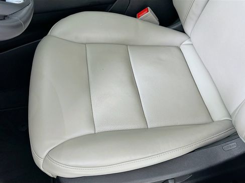 Used 2023 Cadillac XT4 Premium Luxury w/ Enhanced Visibility Package FWD image 21