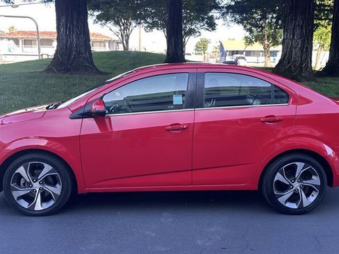 Used 2018 Chevrolet Sonic Premier image 3