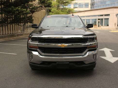 Used 2018 Chevrolet Silverado 1500 LT w/ All Star Edition AWD/4WD image 3