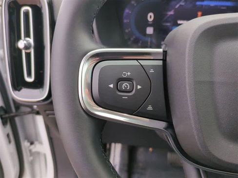 Used 2023 Volvo XC40 B5 Ultimate w/ Protection Package Premier image 16