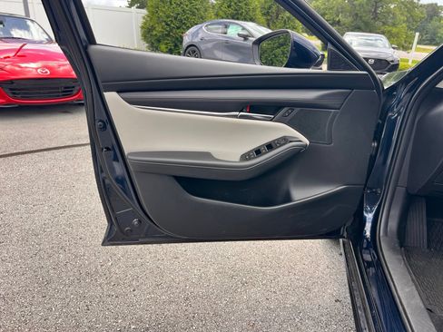 Used 2025 MAZDA MAZDA3 s FWD image 22