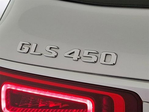 Used 2021 Mercedes-Benz GLS 450 4MATIC image 31