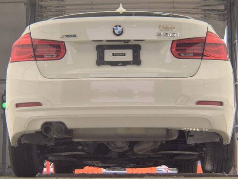Used 2018 BMW 330i xDrive Sedan w/ Convenience Package AWD/4WD image 5
