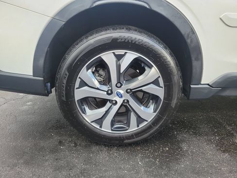 Used 2022 Subaru Outback Limited AWD/4WD image 5