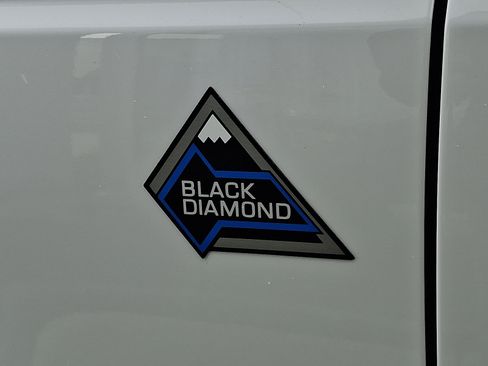 Certified 2024 Ford Bronco Black Diamond image 11
