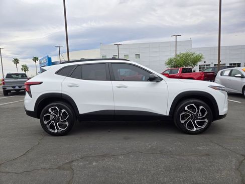 Used 2024 Chevrolet Trax RS w/ Driver Confidence Package image 7