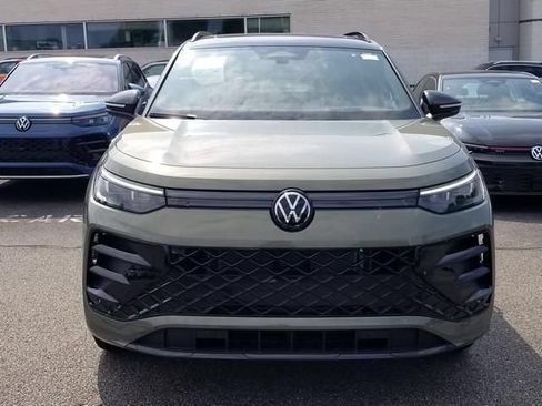 New 2026 Volkswagen Tiguan SE R-Line AWD/4WD image 2