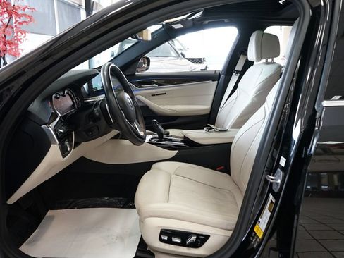 Used 2017 BMW 540i xDrive AWD/4WD image 30