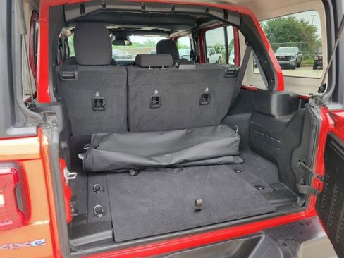 Used 2025 Jeep Wrangler Unlimited Rubicon 4xe w/ Safety Group AWD/4WD image 7