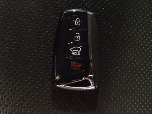 Used 2018 Hyundai Santa Fe Sport image 32