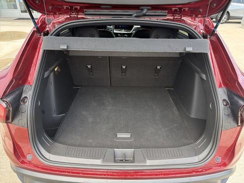 Used 2024 Chevrolet Trax RS w/ Sunroof Package FWD image 25