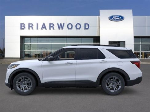 New 2026 Ford Explorer Active w/ Active Comfort Package AWD/4WD image 3
