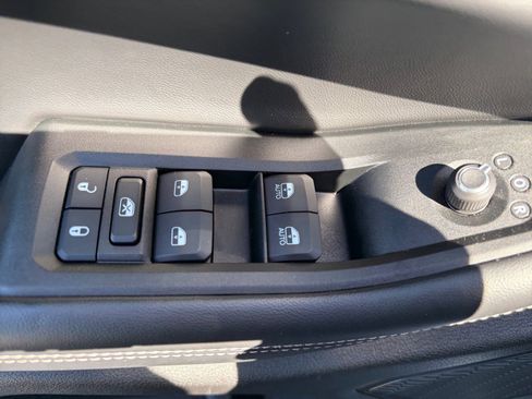 Used 2025 Jeep Grand Cherokee Altitude AWD/4WD image 14