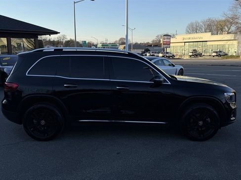 Used 2021 Mercedes-Benz GLB 250 4MATIC w/ Premium Package image 18