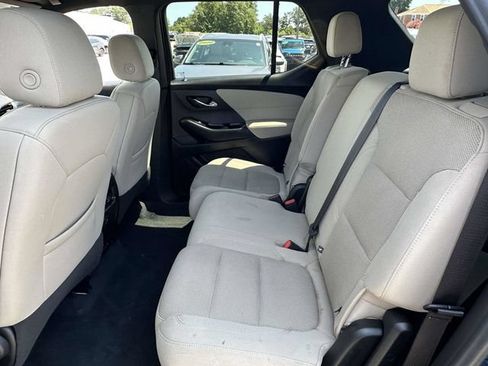 Used 2023 Chevrolet Traverse LS FWD image 19