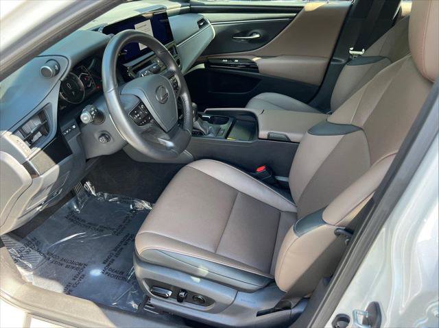 Certified 2025 Lexus ES 350 w/ Premium Package FWD image 9