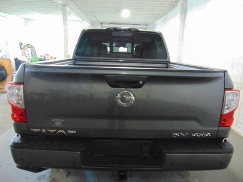 Used 2021 Nissan Titan SV w/ SV Convenience Package AWD/4WD image 5
