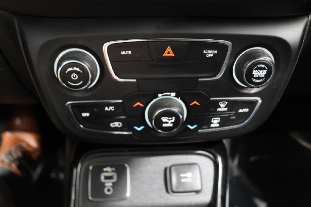 Used 2020 Jeep Compass Latitude FWD image 21