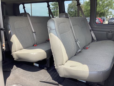 Used 2025 Chevrolet Express 3500 LT w/ LT Preferred Equipment Group RWD image 13