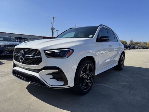 Certified 2025 Mercedes-Benz GLE 350 4MATIC image 3