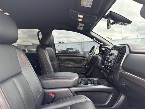 Used 2023 Nissan Titan PRO-4X w/ Pro-4x Convenience Package AWD/4WD image 15