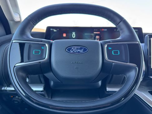 Used 2025 Ford Expedition Max Platinum image 20