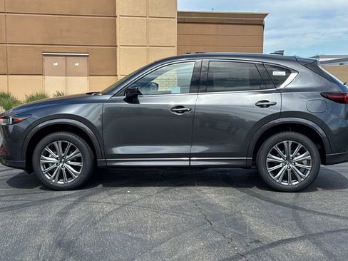 New 2025 MAZDA CX-5 Signature image 9