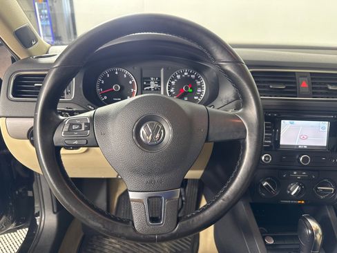 Used 2013 Volkswagen Jetta SEL image 17