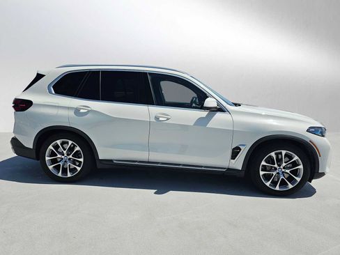 Used 2024 BMW X5 xDrive50e AWD/4WD image 2