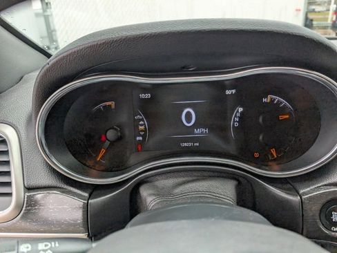 Used 2018 Jeep Grand Cherokee Limited image 12