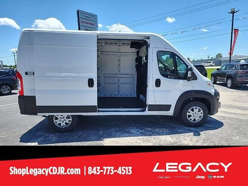 New 2025 RAM ProMaster 1500 w/ Quick Order Package 22G SLT image 12