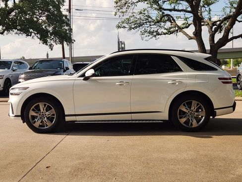 Used 2025 Genesis GV70 3.5T Sport AWD/4WD image 4
