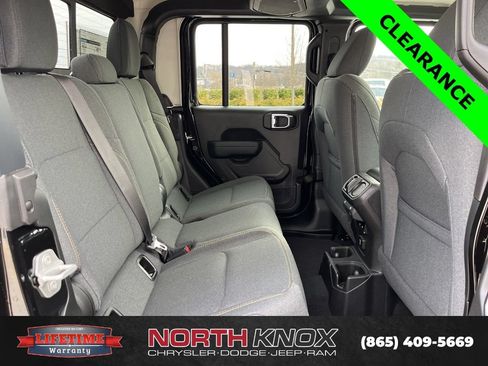 New 2025 Jeep Gladiator Sport AWD/4WD image 20