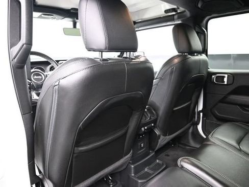 Used 2023 Jeep Wrangler Unlimited Sahara w/ Cold Weather Group AWD/4WD image 24