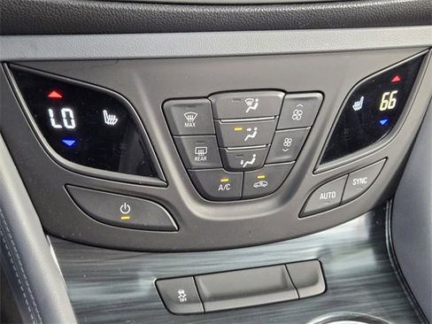 Used 2019 Buick Envision Essence image 23