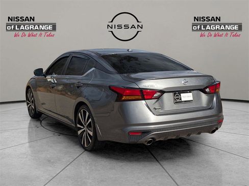 Used 2020 Nissan Altima 2.5 SR w/ Premium Package image 7