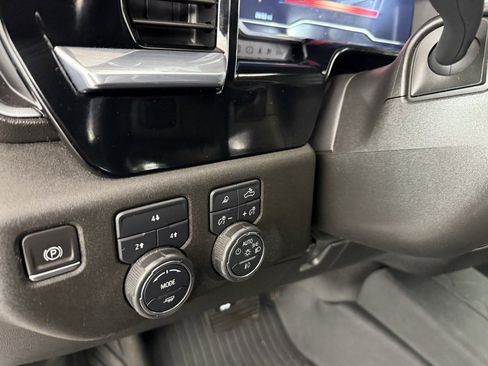 Used 2024 Chevrolet Silverado 2500 LT w/ Convenience Package image 20