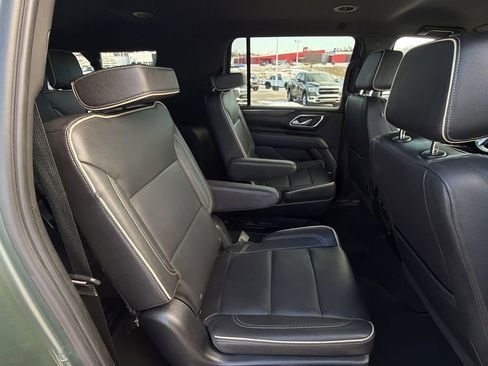 Used 2023 Chevrolet Suburban Premier image 13