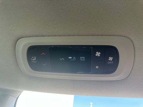 Used 2024 Chrysler Voyager LX FWD image 38