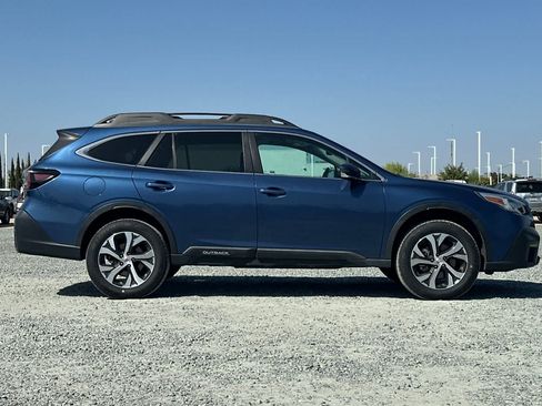 Used 2022 Subaru Outback Limited AWD/4WD image 9